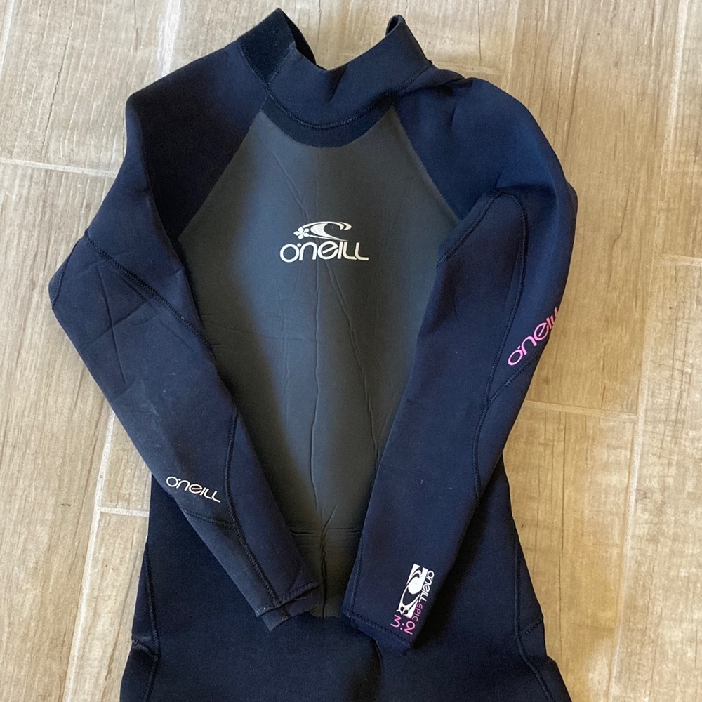 O'Neill Womens full wet suit 3:2 thickness with full back zip